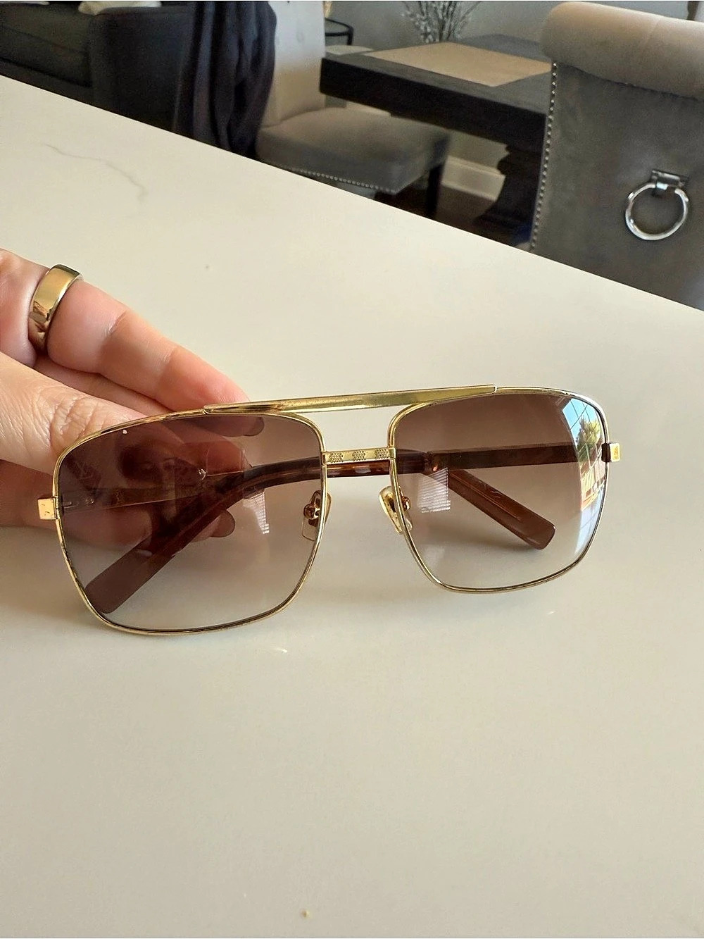 Louis Vuitton Brown/Gold Altitude Gradient
Sunglasses